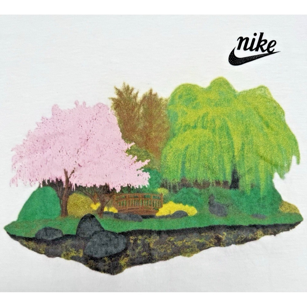 Nike Cherry Blossom Art Graphic T-Shirt White Medium NWT Floral Garden Tee